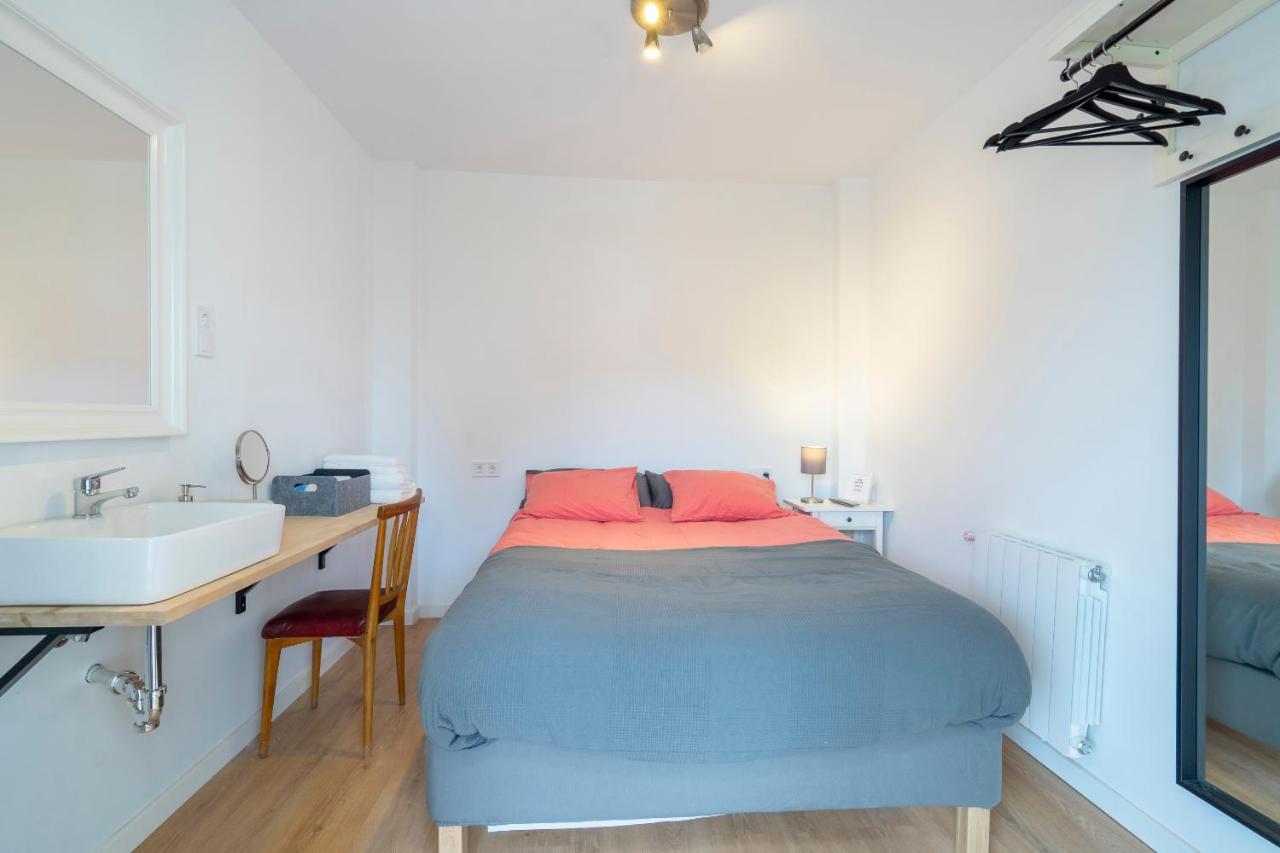 Independent Room Close To Ifema Y Aeropuertob Madrid Exterior foto