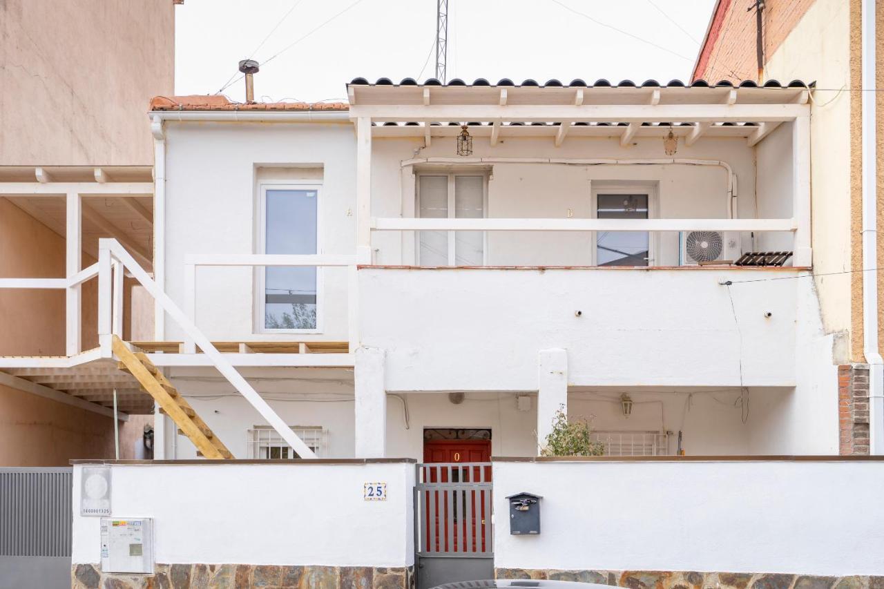 Independent Room Close To Ifema Y Aeropuertob Madrid Exterior foto